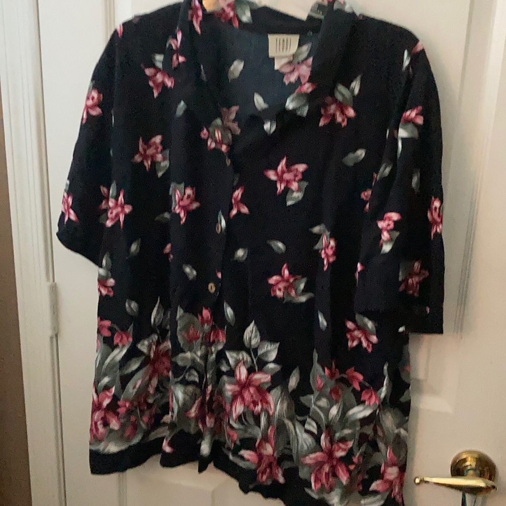 FINAL MARKDOWN Ladies teddi blouse 2x